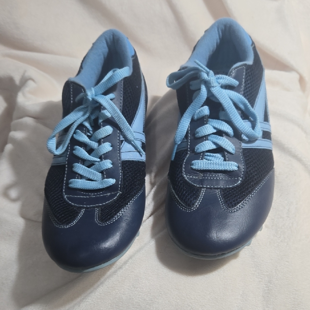 Wanted Sizzle Women's Athletic Shoes Navy and Light Blue Size 10